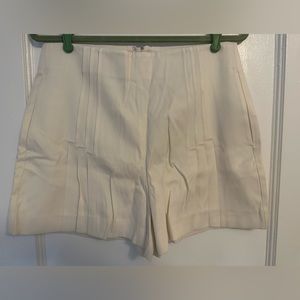 NWT Ivory Reiss shorts, size 8